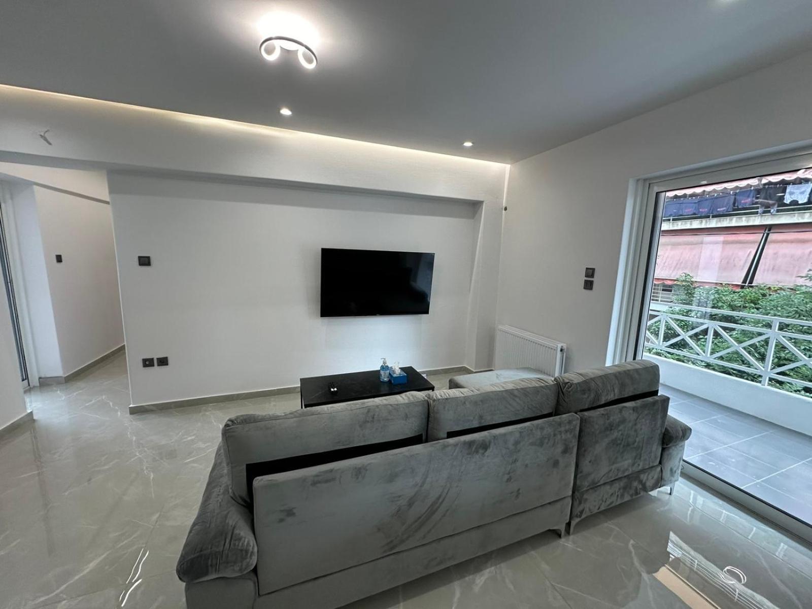 Gk Experience Niarchos Foundation Apartment *